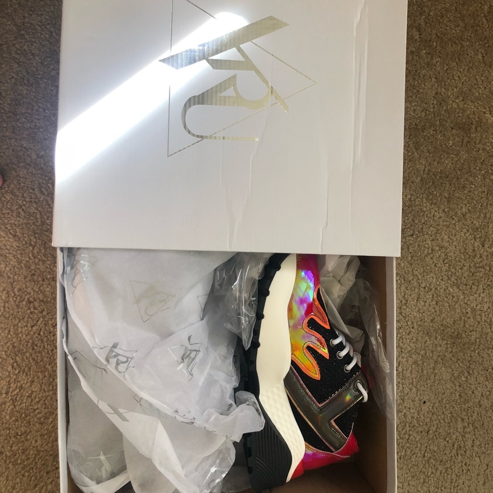 YRU BLAZ3 SNEAKERS🔥 - Picture 3 of 4